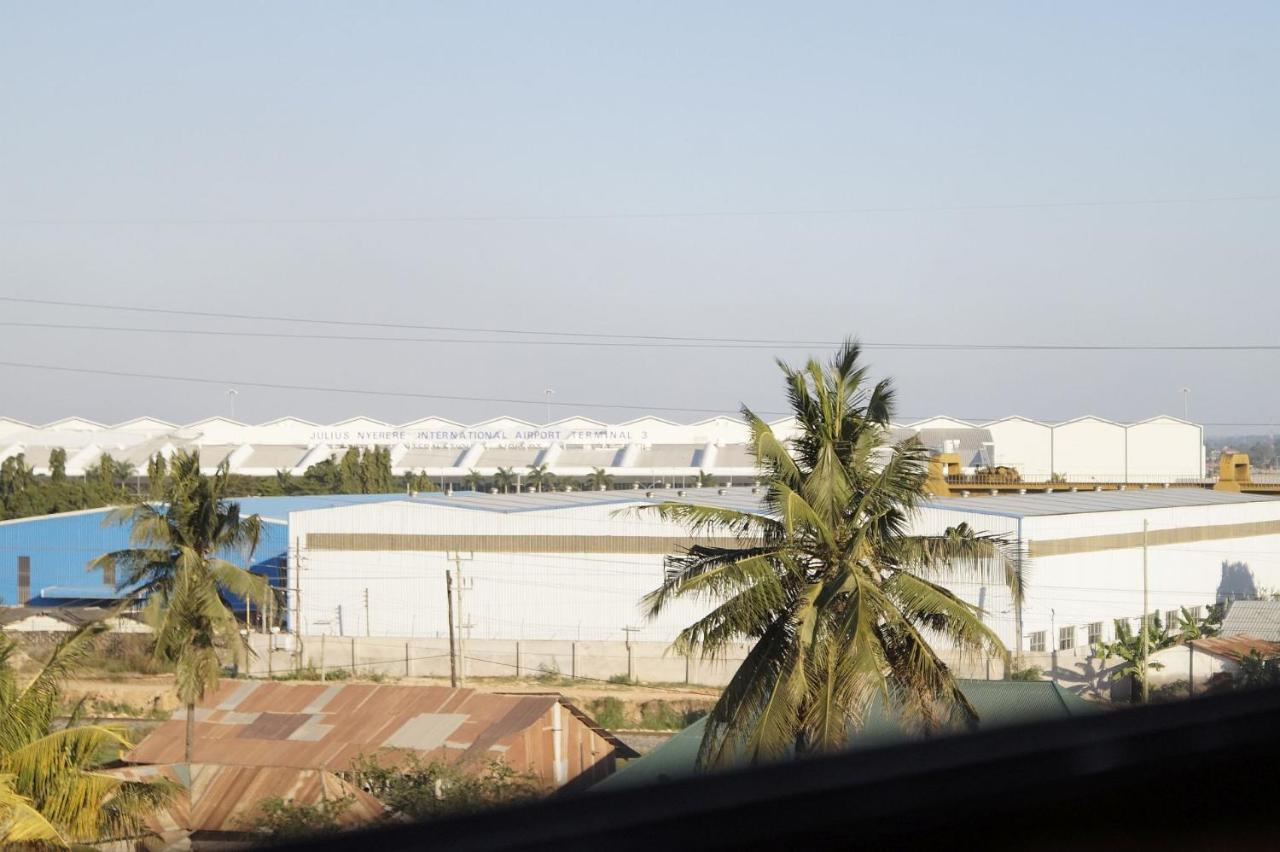 Hotreef Airport Hotel Dar es Salaam Exterior foto